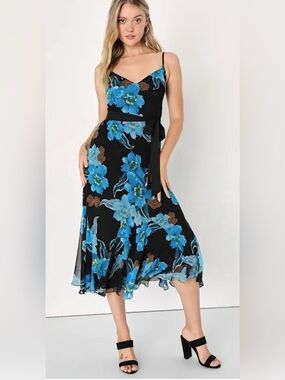 NWT LULUS Unparalleled Elegance Black Floral Chiffon Midi
Dress*